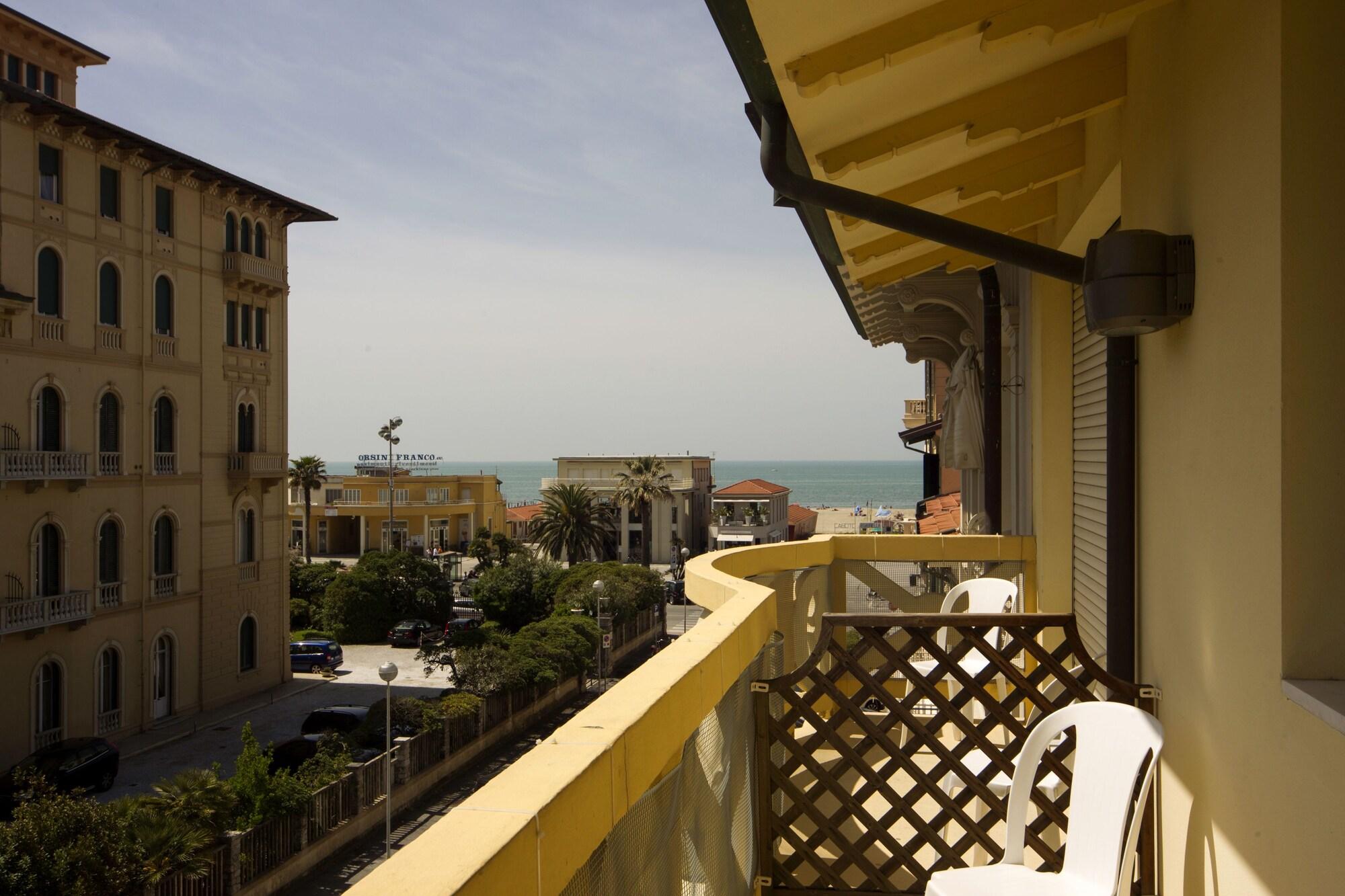 Hotel Playa Viareggio Exterior photo